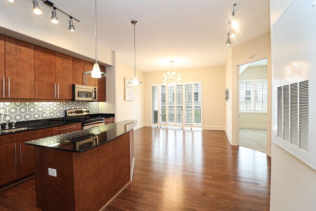 Foto del edificio - Piedmont Row Condo!