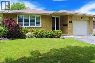 Building Photo - 11 Wordsworth Pl