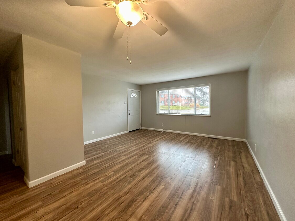 3860 Brittany Cir, Bridgeton, MO 63044 Townhome Rentals in Bridgeton