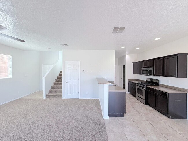 Foto del edificio - 8323 Groundsel Rd NW