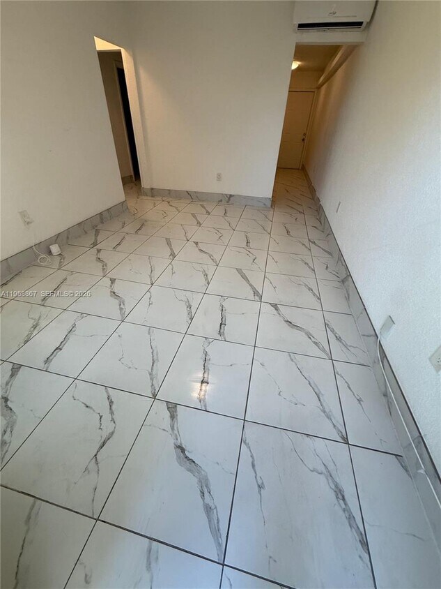 Foto del edificio - 1652 Madison St