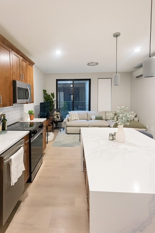 Building Photo - 400 W Broadway