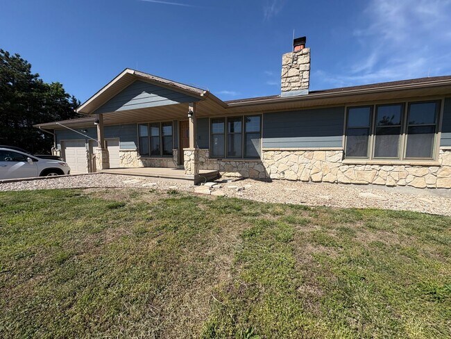 Building Photo - 3+ Bedroom with Basement in Nelson's Ridge Available 8/5/26