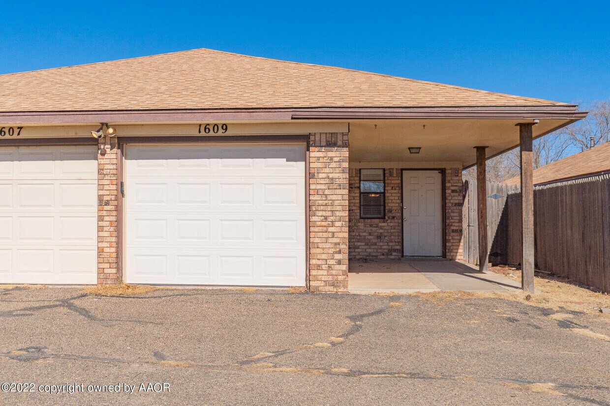 1609 9th Ave, Canyon, TX 79015 House for Rent in Canyon, TX