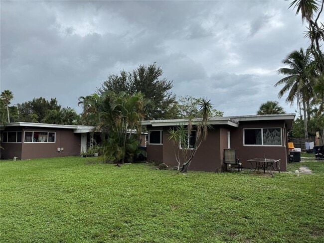 Foto del edificio - 911 SW 15th Ter