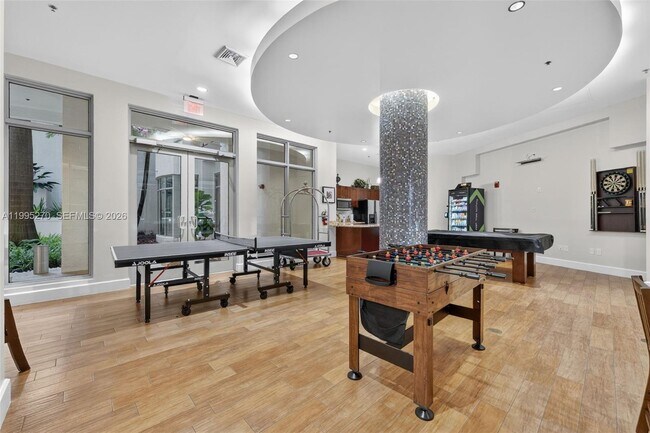 Foto del edificio - 1830 Radius Dr