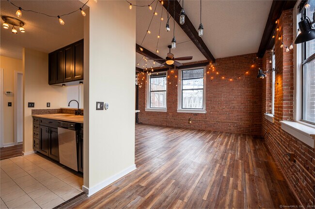 Foto del edificio - 83 Washington St