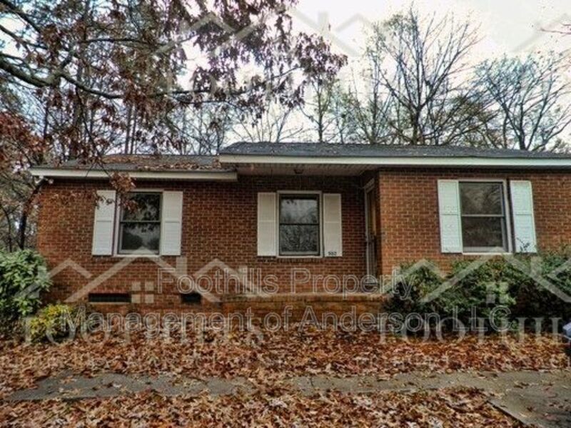 Primary Photo - 502 Woodcrest Dr