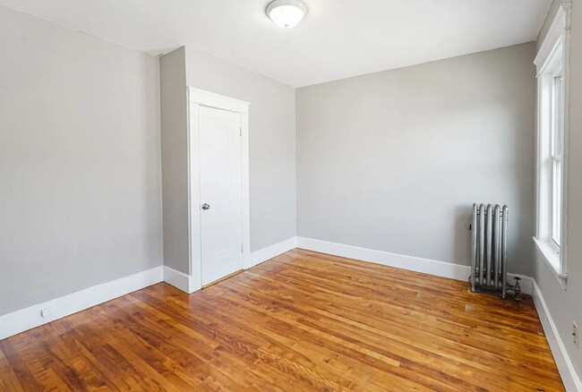 Building Photo - 131 Providence St