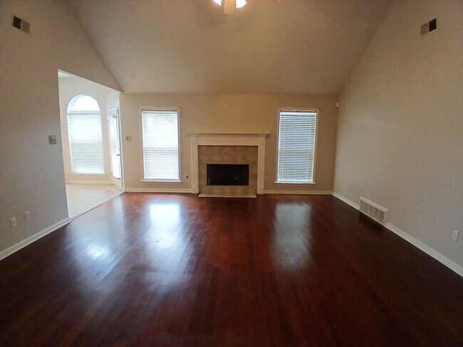 Foto del edificio - Spacious 5 bedroom 3.5 bathroom home - Col...