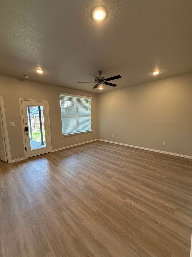 Foto del edificio - Willow Crossing East, Willow Park, TX 76008 - 3 BR 3 BA townhouse