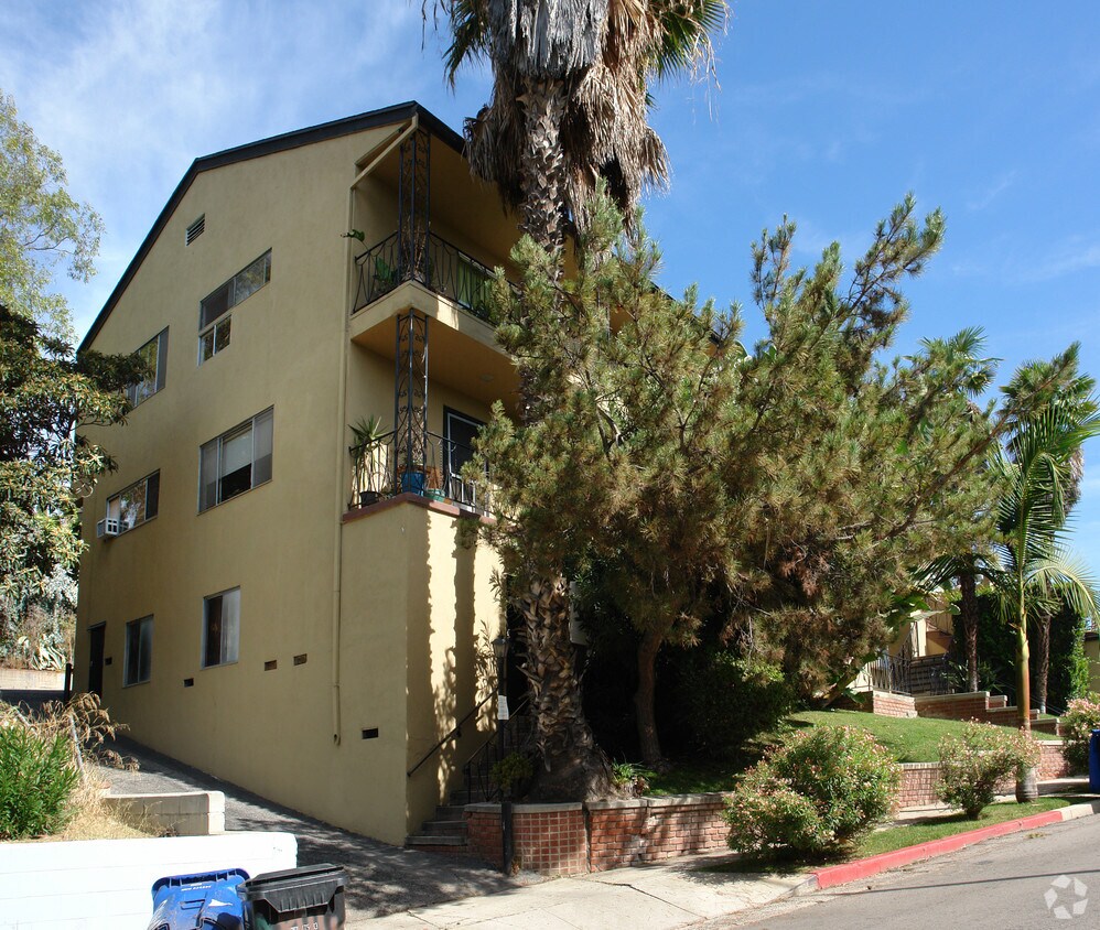 Building Photo - 851 N Dillon St
