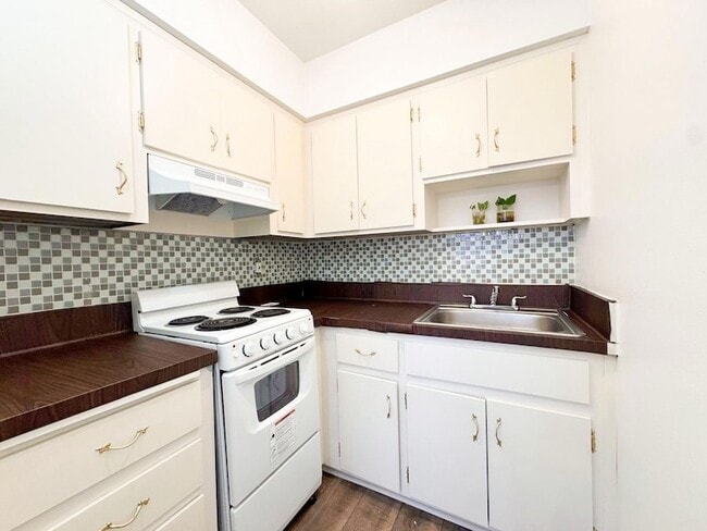 Photo - 1816 E Oakland Park Blvd Apartment