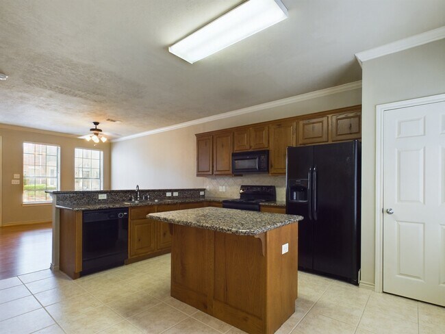 Foto del edificio - 422 Forest Dr Loop
