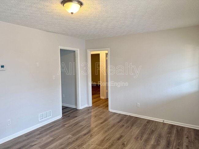 Building Photo - 88 Church St