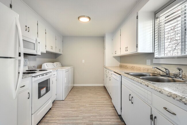 Foto del edificio - 4844 Blaser Cir