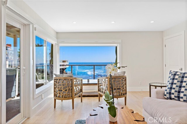 Foto del edificio - 825 Cliff Dr