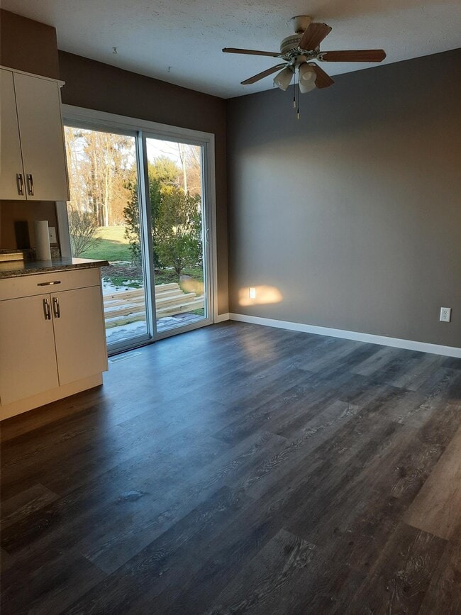 Foto del edificio - 1829 Lakeview Dr