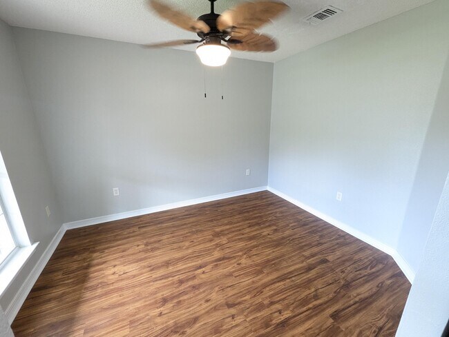 Building Photo - 9939 Parker Lake Cir