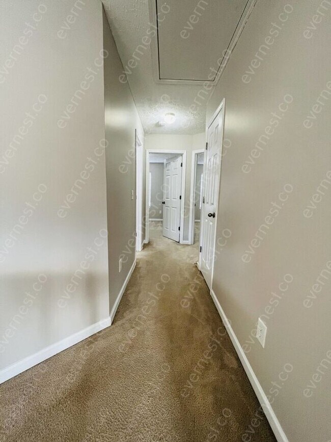 Foto del edificio - 8325 Rossi Rd