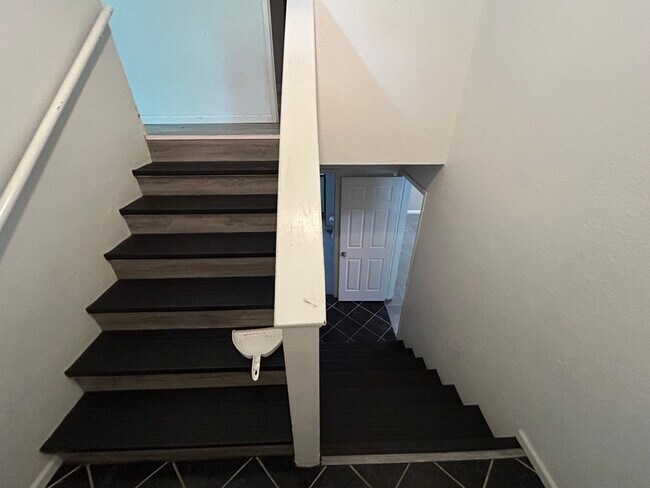 Foto del edificio - 2725 Ponderosa Dr