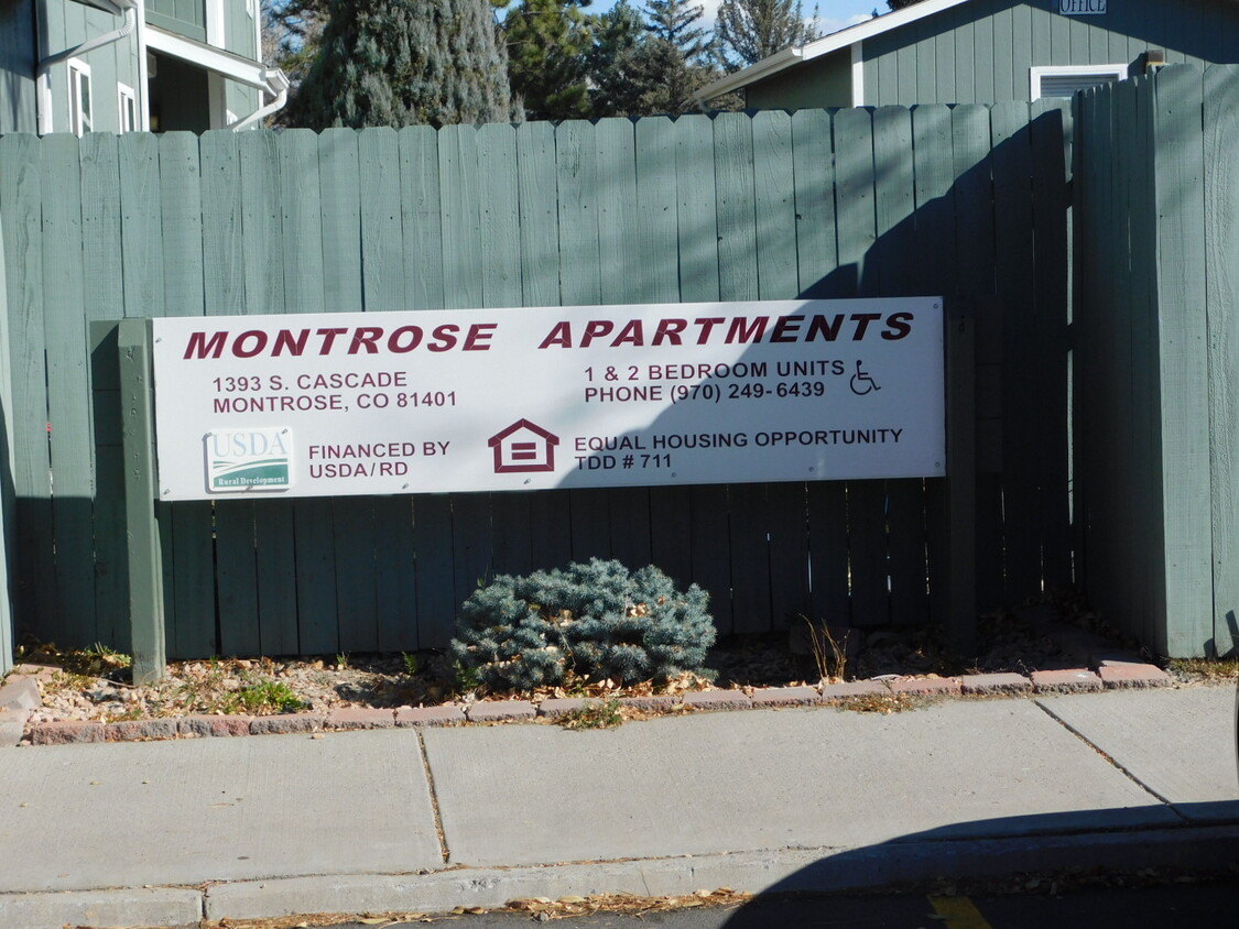 Primary Photo - Montrose Apartments