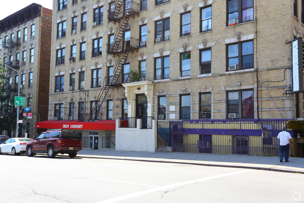 Foto del edificio - 534-536 W 178th St