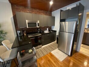 Building Photo - 210 Hemenway St