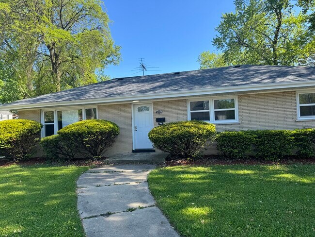 Foto del edificio - 14900 Evers St