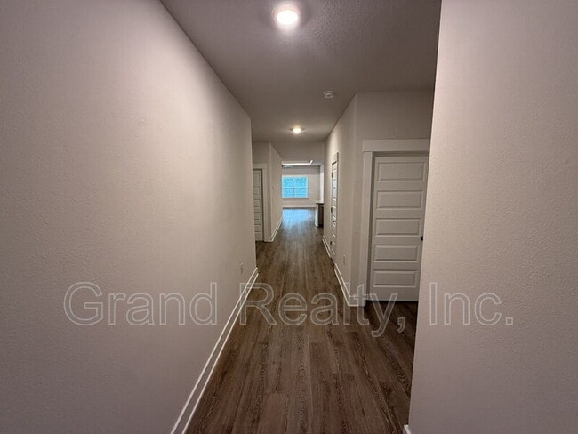 Building Photo - 5749 Danbury Blvd