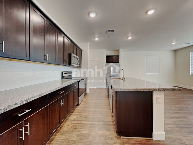 Building Photo - 74 Cabaletta Lane