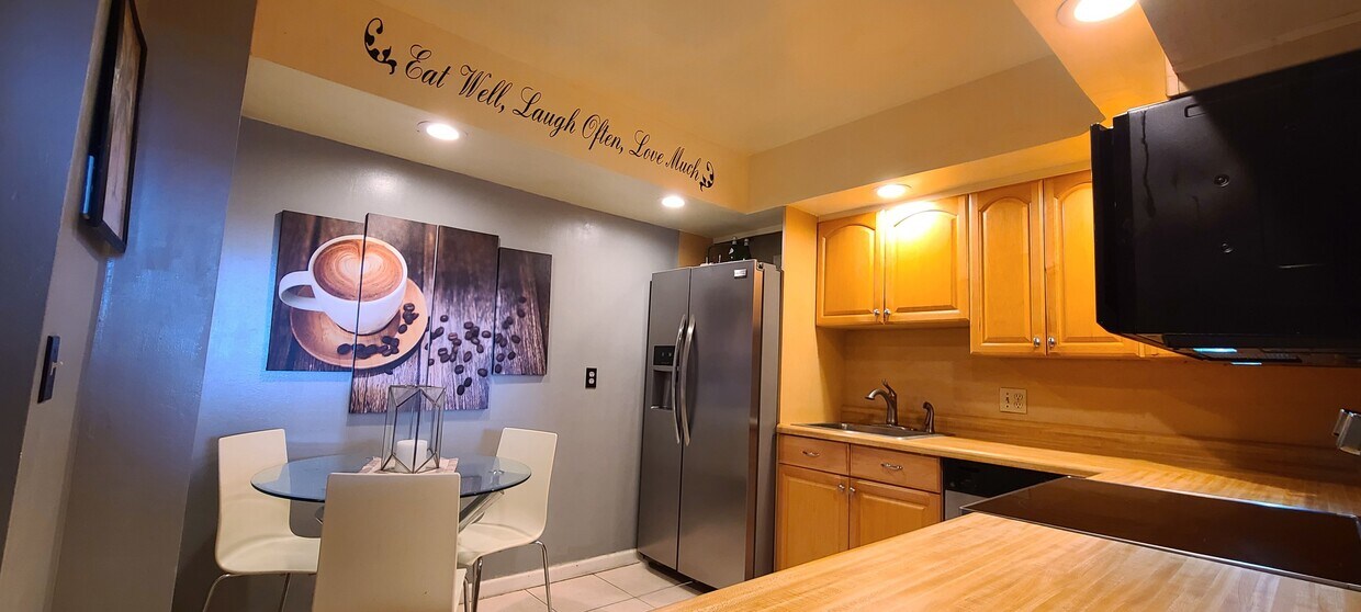 Foto principal - 2801 NE 183rd St