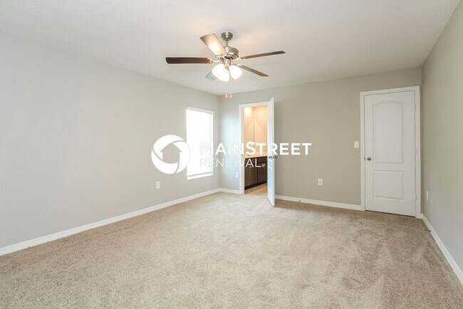 Foto del edificio - 5 Bedroom Pet-Friendly Home in Mascotte, FL with Main Street Renewal