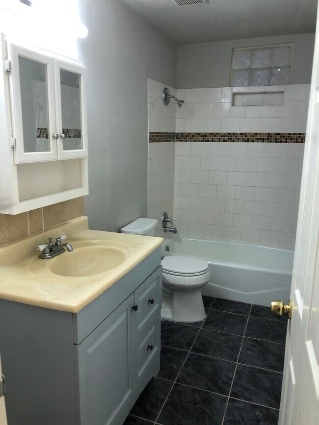 7859 Creekbend Dr, Houston, TX 77071 Townhome Rentals in Houston TX