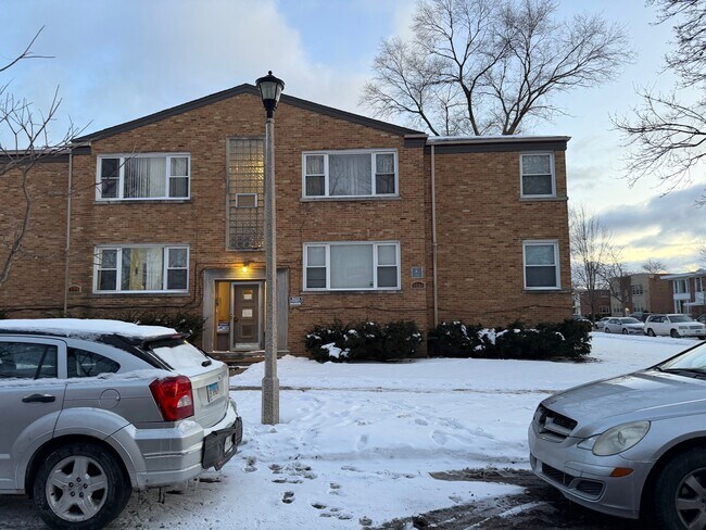 Building Photo - 4823 Grove St