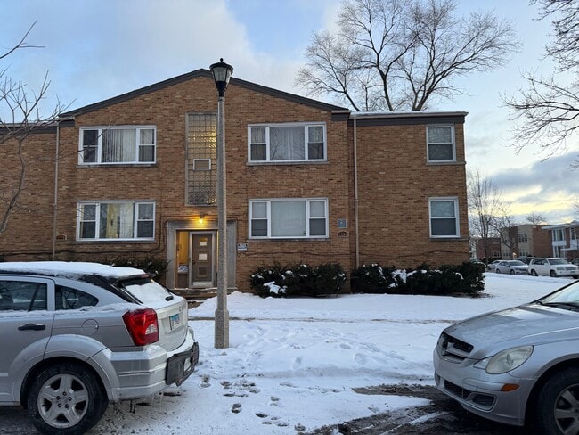 Building Photo - 4823 Grove St