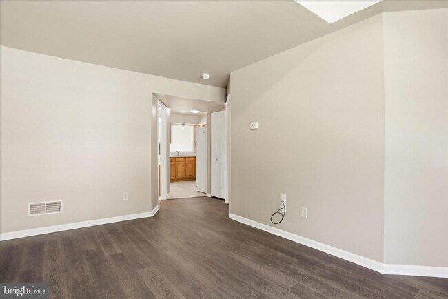 Building Photo - 1008 Orchard Dr
