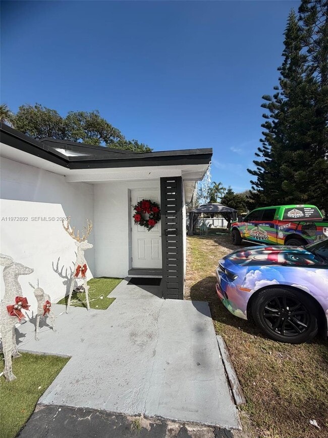 Building Photo - 331 NW 39th Ave