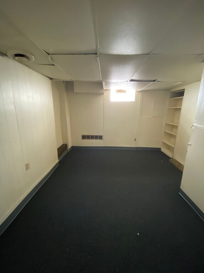 Foto del edificio - 238 Hazelwood Ave