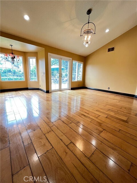 Foto del edificio - 24112 Country View Dr