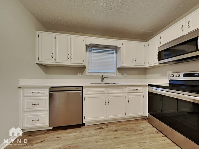 Building Photo - 4560 Coopers Creek Pl SE