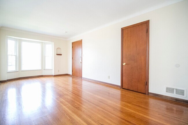Foto del edificio - 3933 Torrance Dr