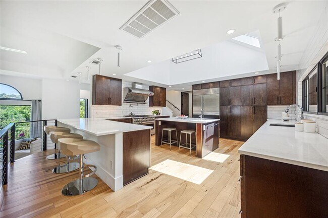 Building Photo - 3911 Dry Creek Dr