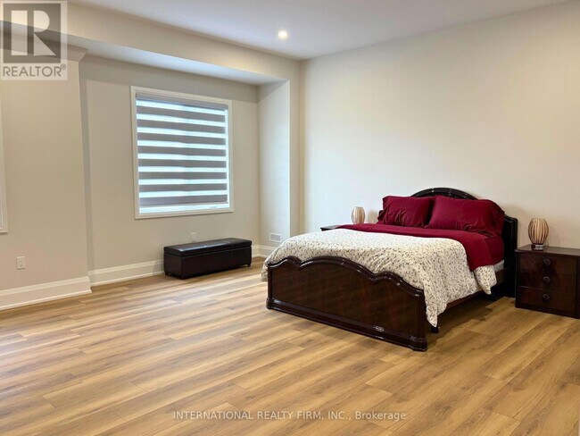 Photo du bâtiment - 670 Park Rd