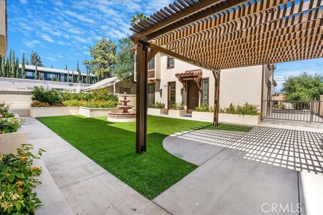 Foto del edificio - 89 N Grand Oaks Ave