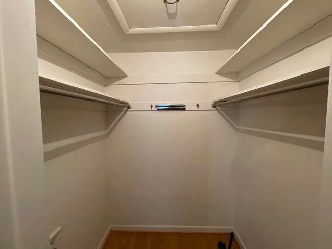 Building Photo - Duplex 3 bedroom apartment in Spring Garde...