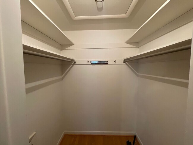 Foto del edificio - Duplex 3 bedroom apartment in Spring Garde...