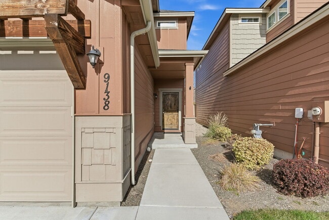 Building Photo - 9138 W Tillamook Dr