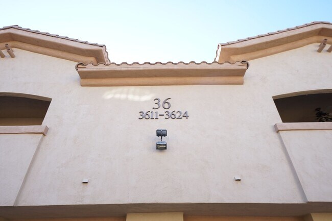 Building Photo - SHOWINGS AVAILABLE 8/15/25