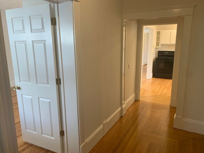 Foto del edificio - 271 Groveland St